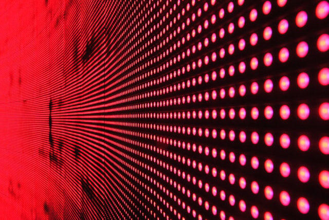 Un alignement de points rouges