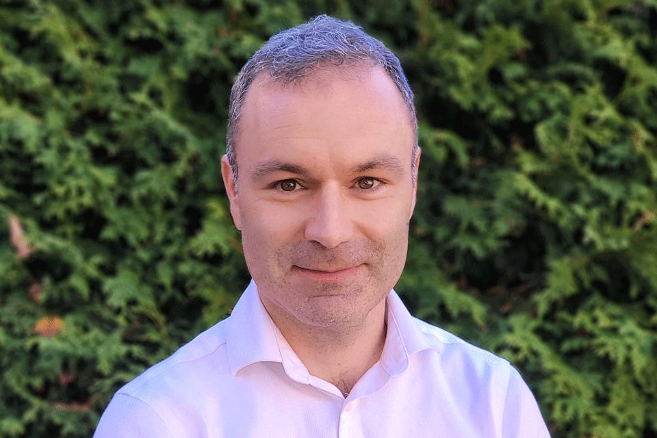 Dr Ryan Russell