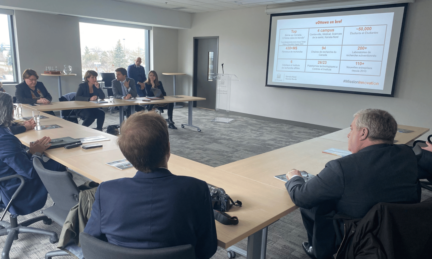 Personnes utilisant la salle de conférence