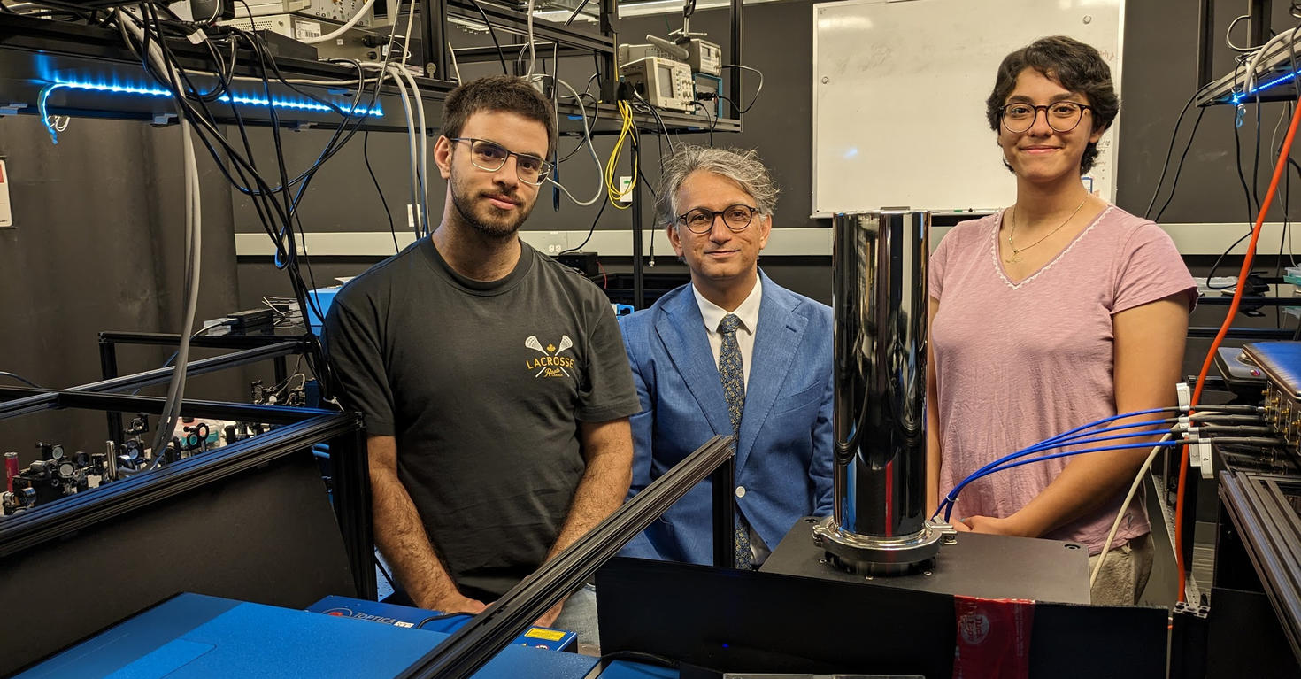 Photo (de gauche à droite): Dr Alessio D'Errico, Dr Ebrahim Karimi et Nazanin Dehghan