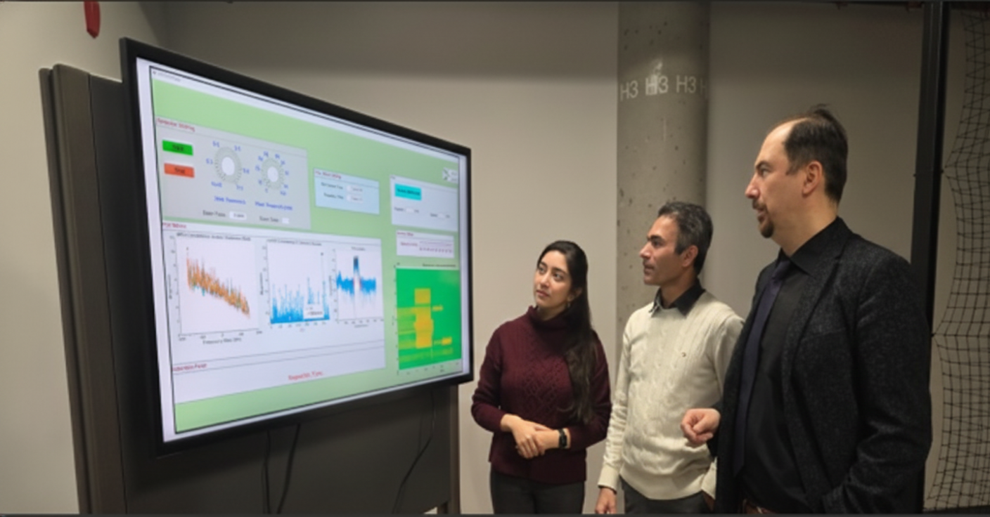 uOttawa researchers discussing the anti-jamming application.