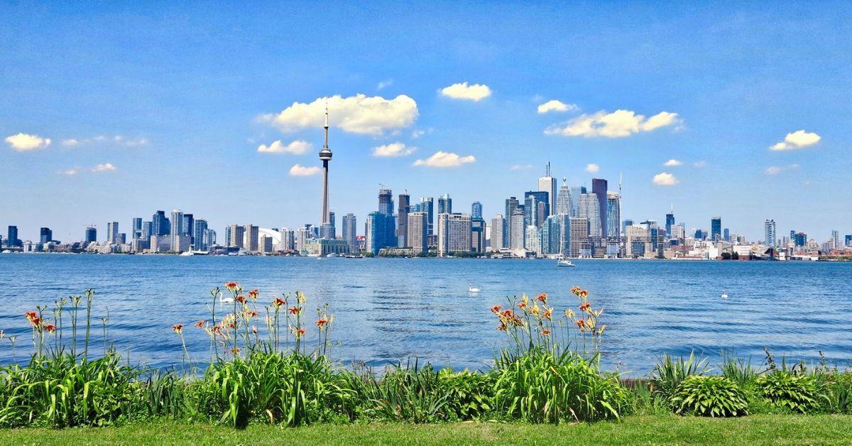 Le secteur riverain de Toronto avec un paysage urbain