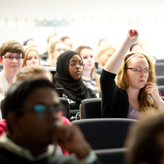 Étudiants de maîtrise en classe