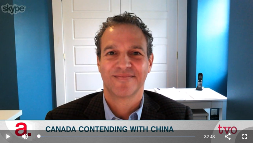 Capture d'écran de Roland Paris sur l'émission TVO «The Agenda»