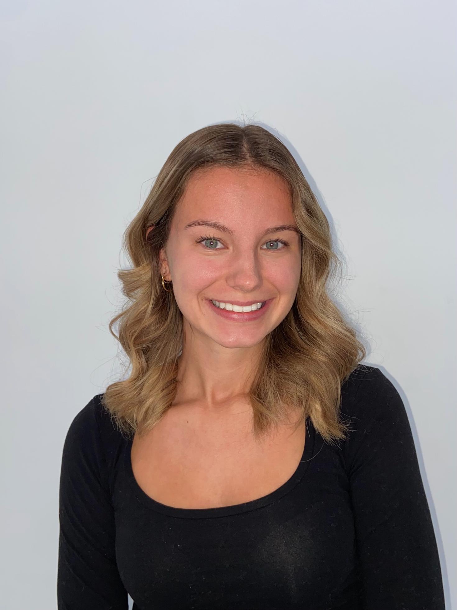 Flavie Malette sourit