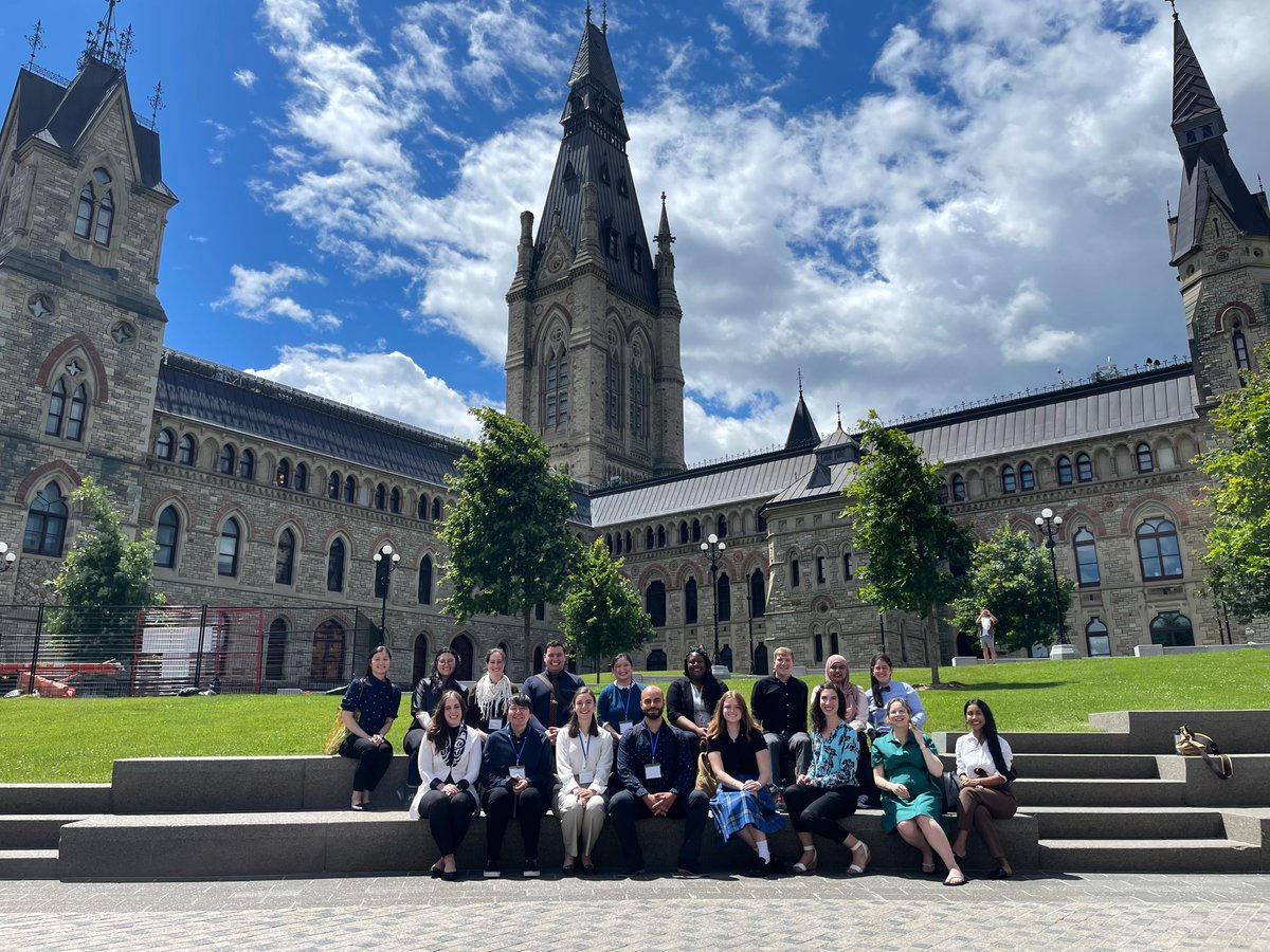 Photo de groupe du Conseil jeunesse 2020-2023 de la Conseillère scientifique en chef du Canada. 