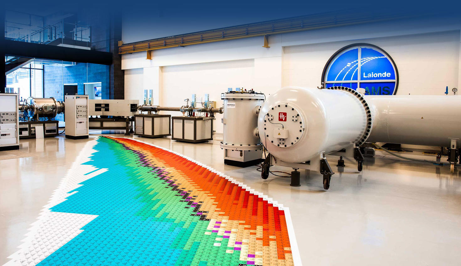 Le spectromètre de masse à accélérateur du laboratoire AEL-AMS