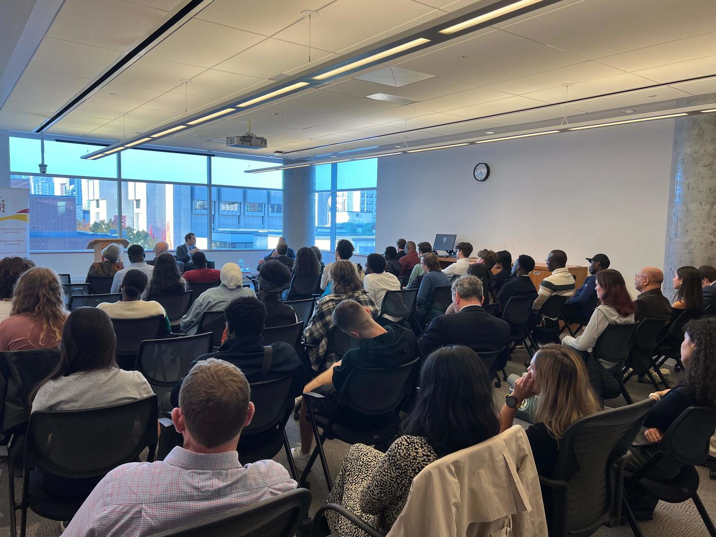 Ministre Cuerpo discutant avec nos étudiants