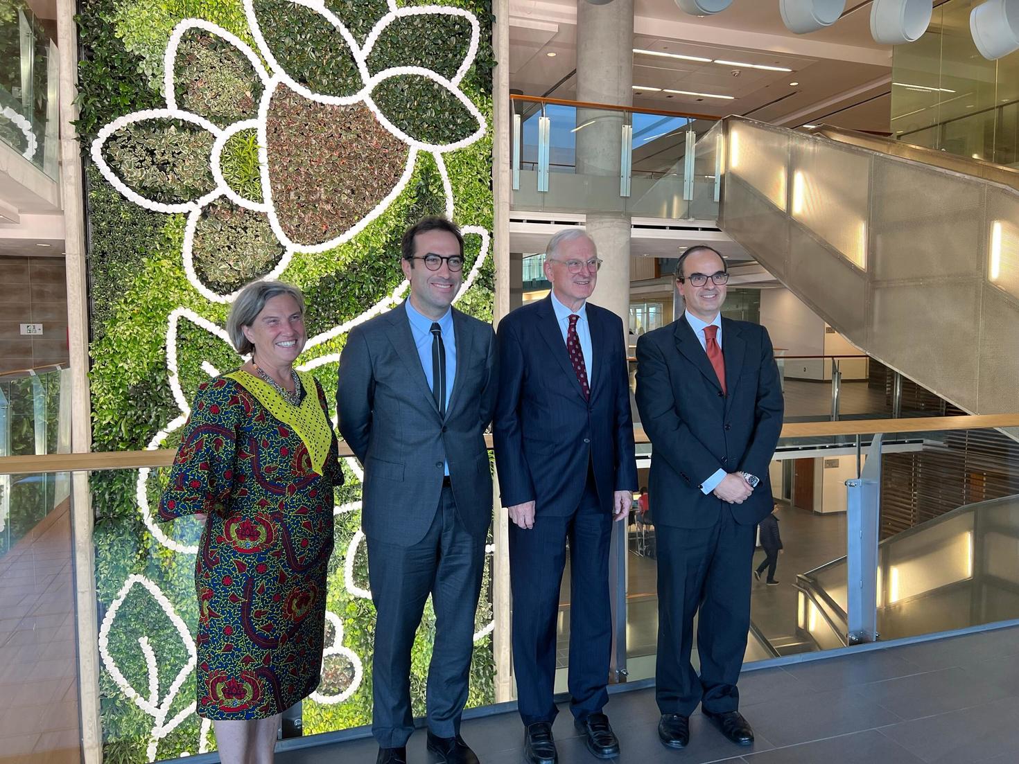 De gauche à droite : Vicky Barham, Ministre Cuerpo, Jacques Frémont et Alfredo Martínez