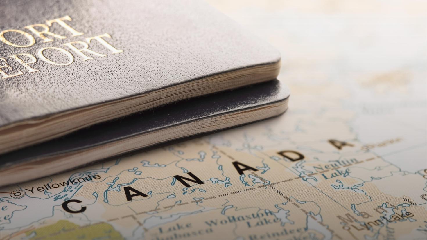 Passeports placés sur la carte canadienne