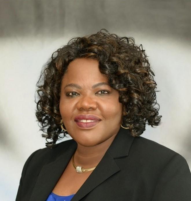 Professeure Josephine Etowa