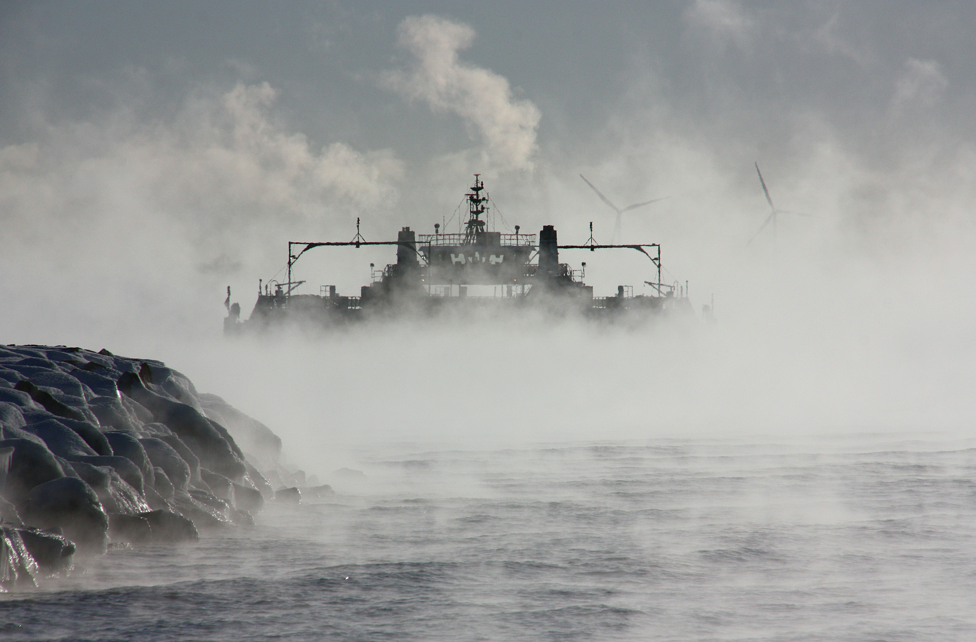 Wolfe Islander III