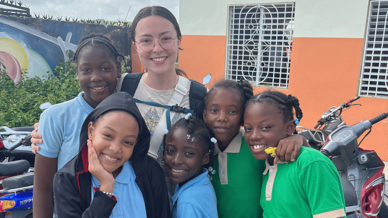 Photo - Laurie Rochon and students.png