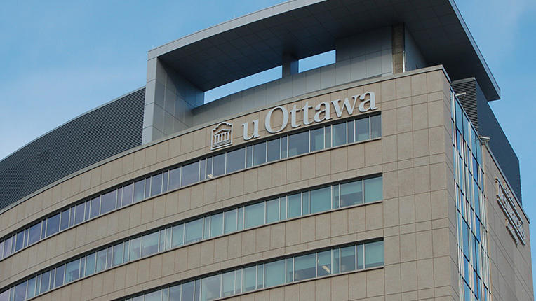 Édifice Desmarais de l'Université d'Ottawa