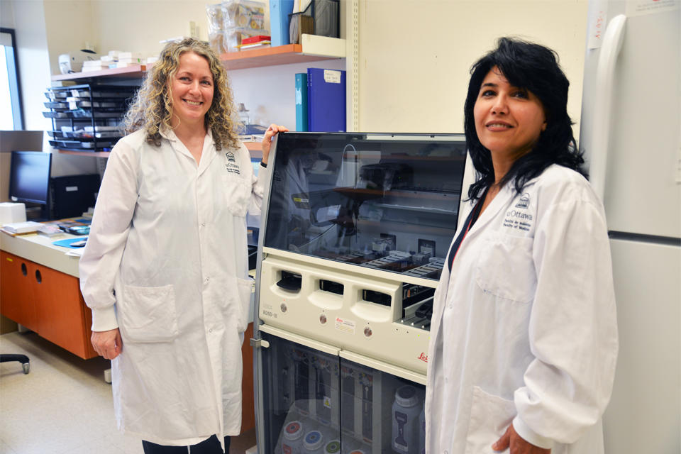 Sharlene Faulkes (à gauche) and Olga Agah.