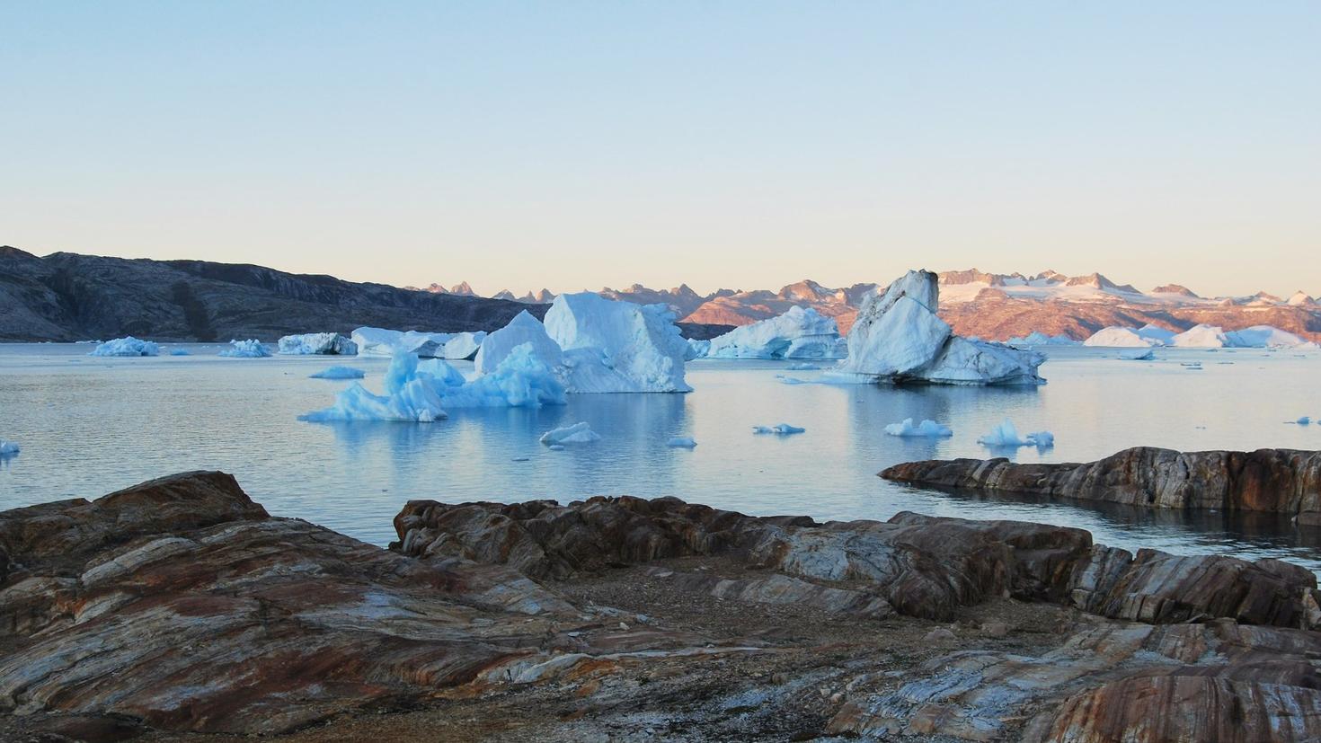 Des glaciers qui fondent.
