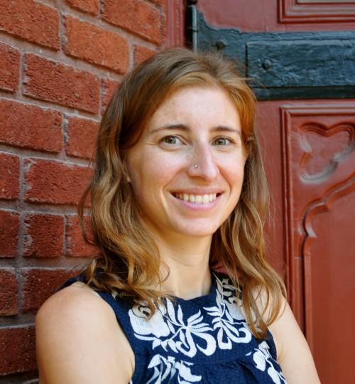 Heather Kharouba professeure agrégée de biologie à la Faculté des sciences 