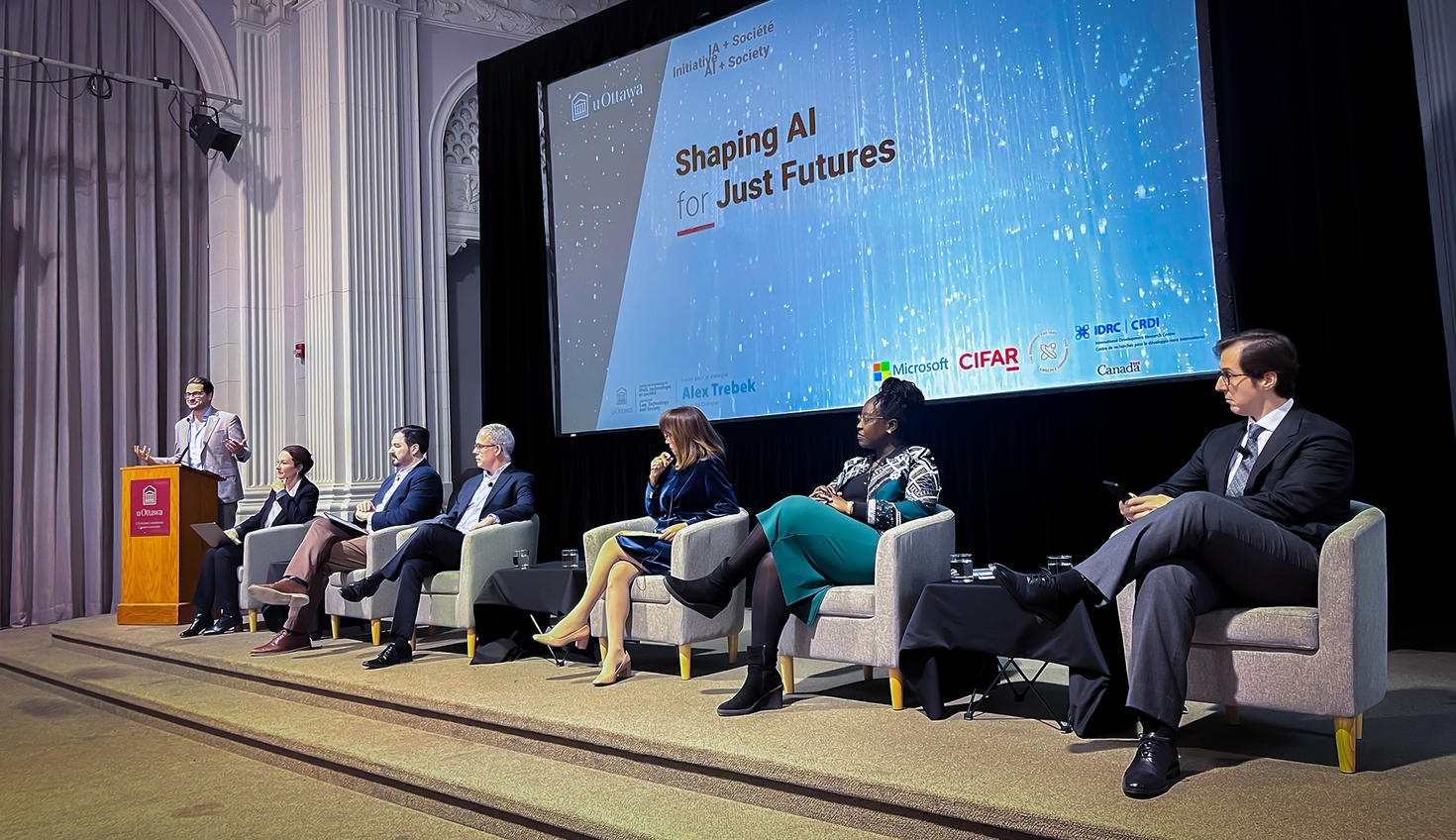 Des universitaires du monde entier discutent de la législation sur l’IA lors d’une table ronde