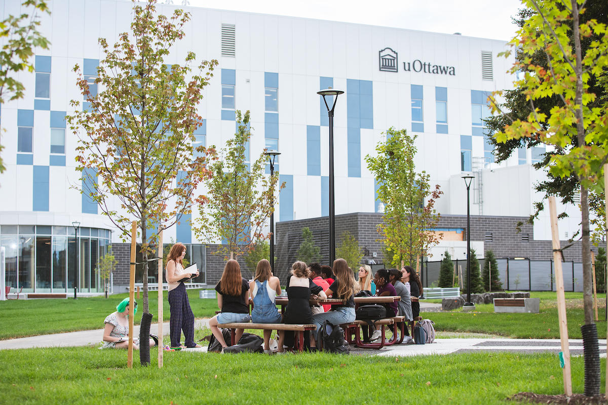 étudiants sur le campus