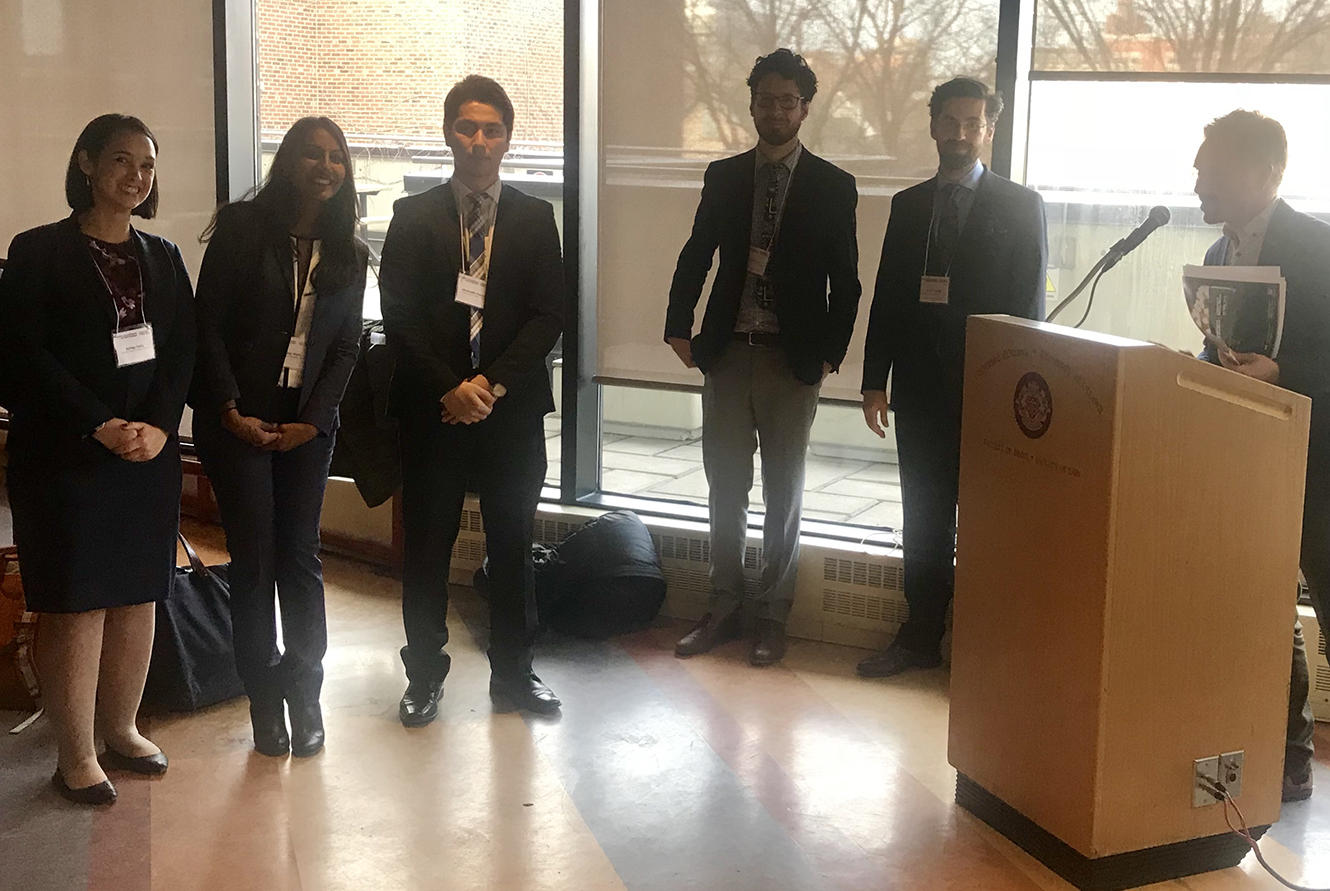 Des étudiant(e)s de l'Université d'Ottawa au concours inaugural de politiques en droit d’auteur canadien.