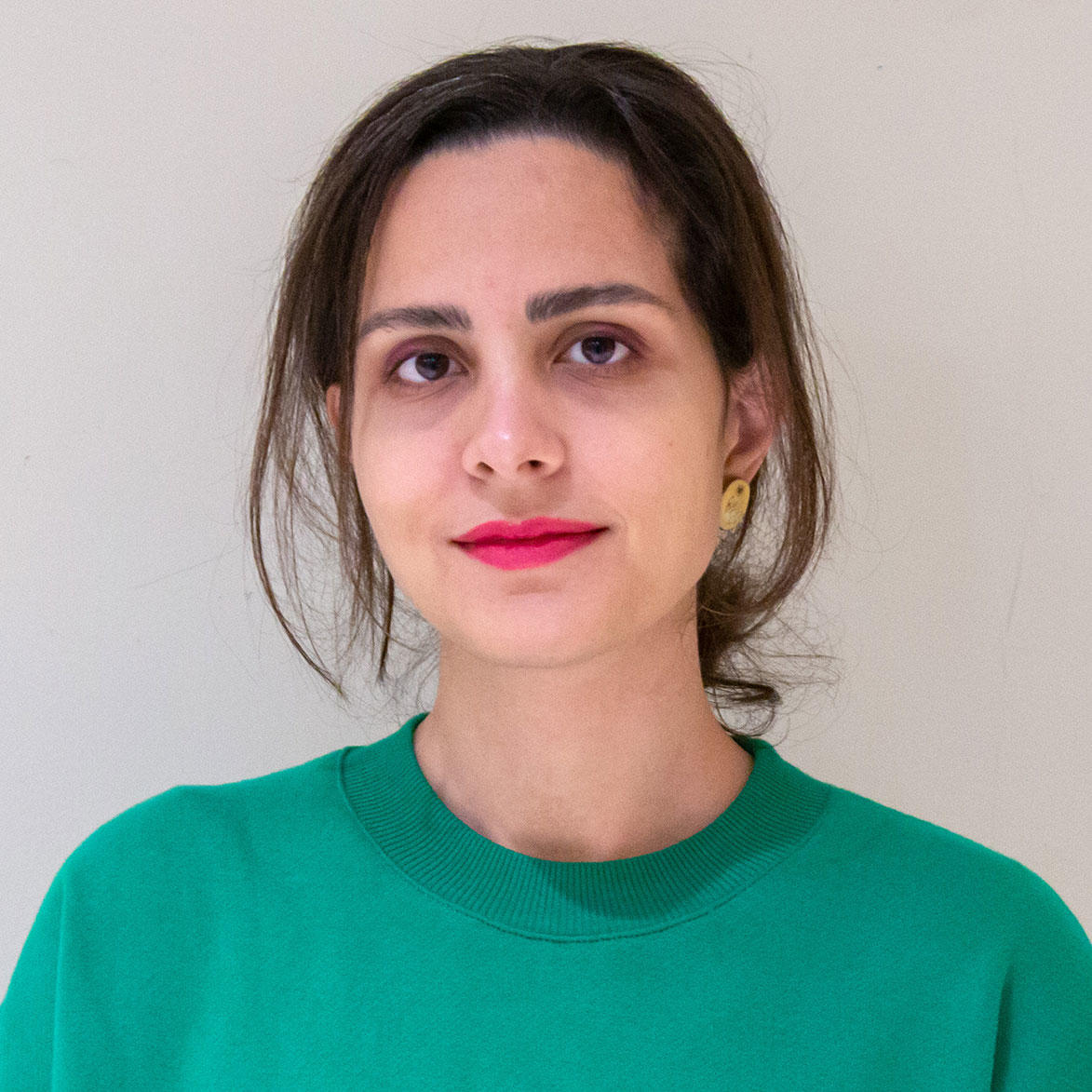 Mina Moshajjari, étudiante au programme de maîtrise en arts visuels de l’Université d’Ottawa.