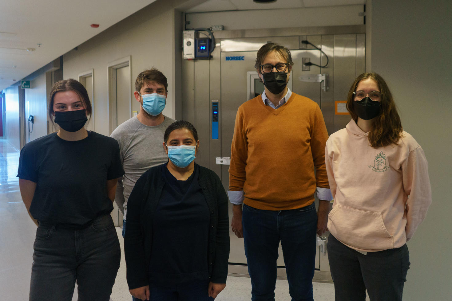 (from left to right) Members of the Kassen lab Rachel Nicholson, Dr. Aaron Hinz, Dr. Sonal Shewarmani, Professor Rees Kassen and Alexandra Hicks