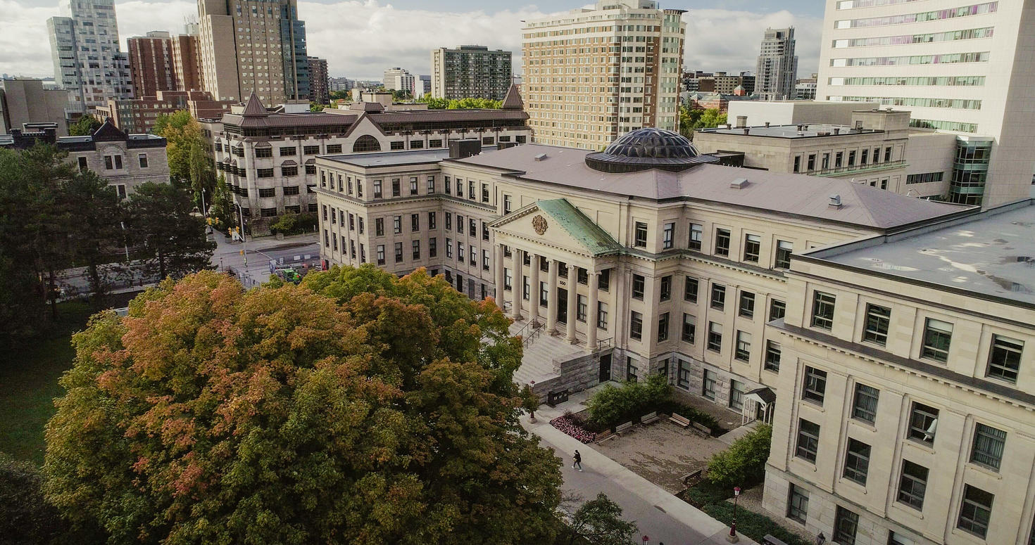 A aerial view of the Tabaret Building and uOttawa campus. 