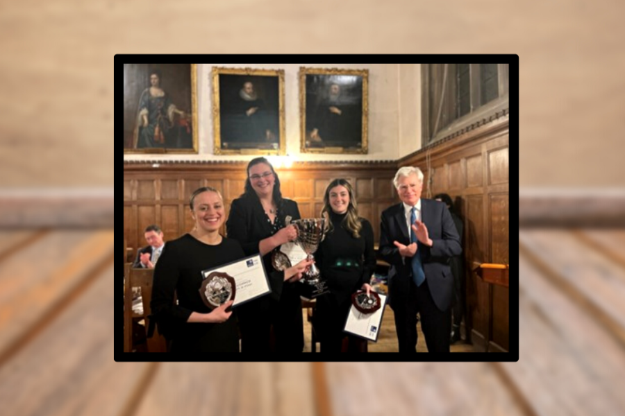 Lord David Kitchin, Ana Nizharadze, Jessica Rollins et Julia Kafato. 