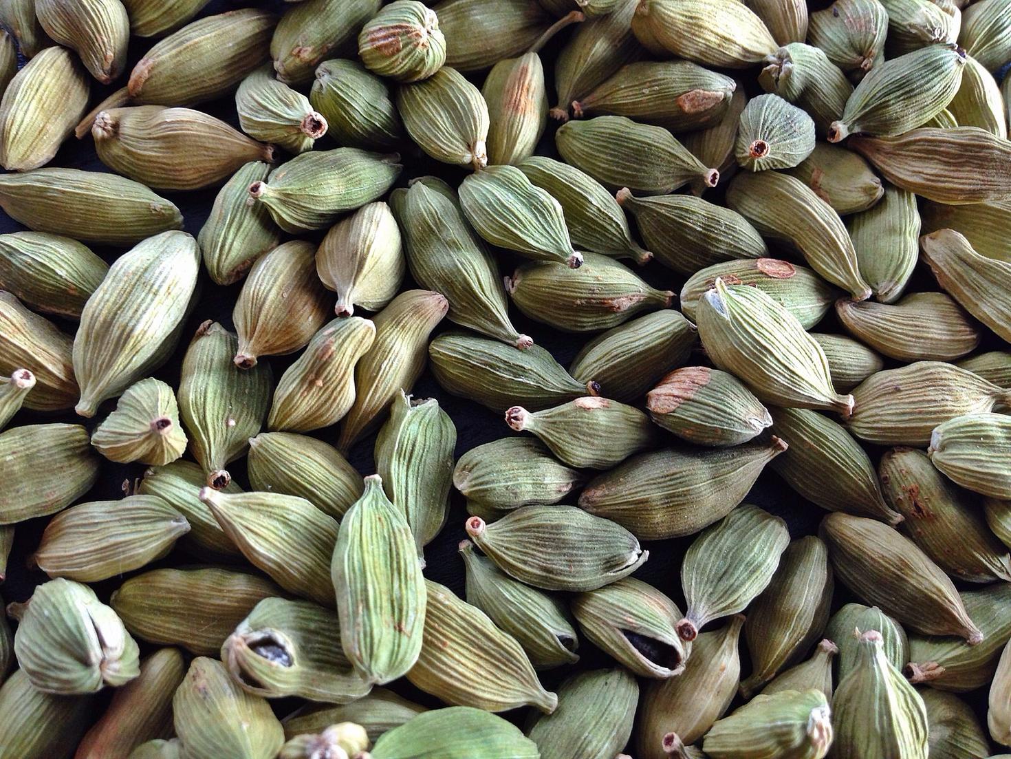 sack of green cardamom
