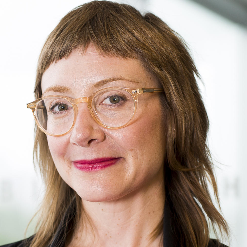 Dr Kelly Bronson