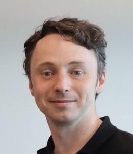 Dr. Oliver Warr's headshot