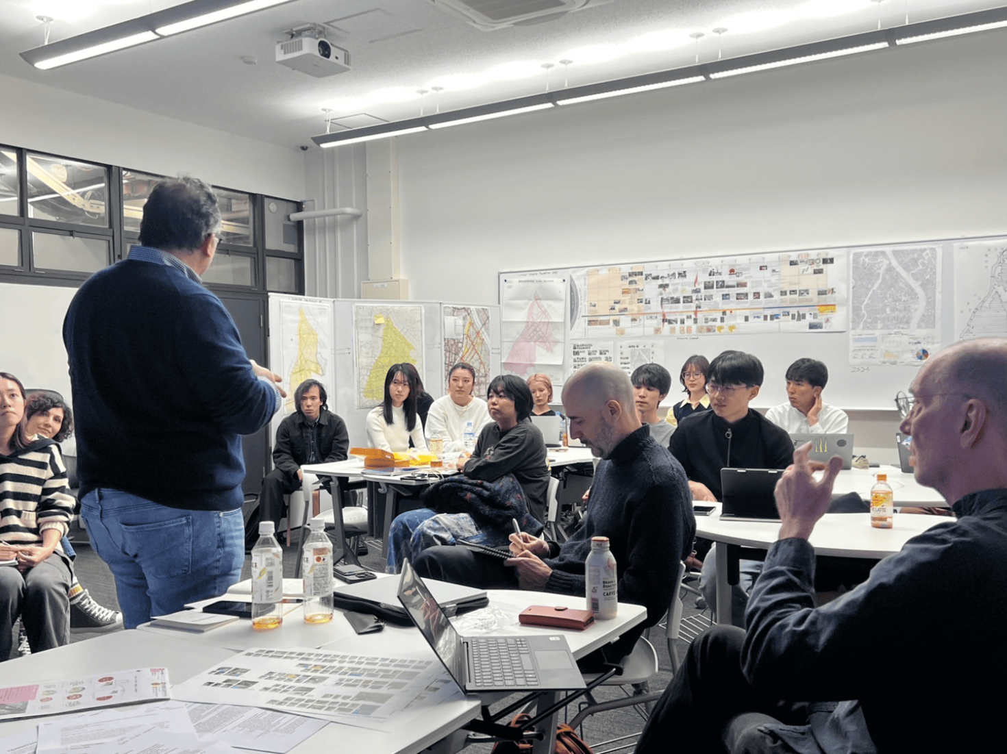 Workshop presenter and attendees