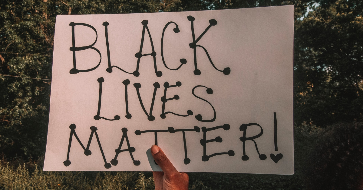 Une affiche avec les mots