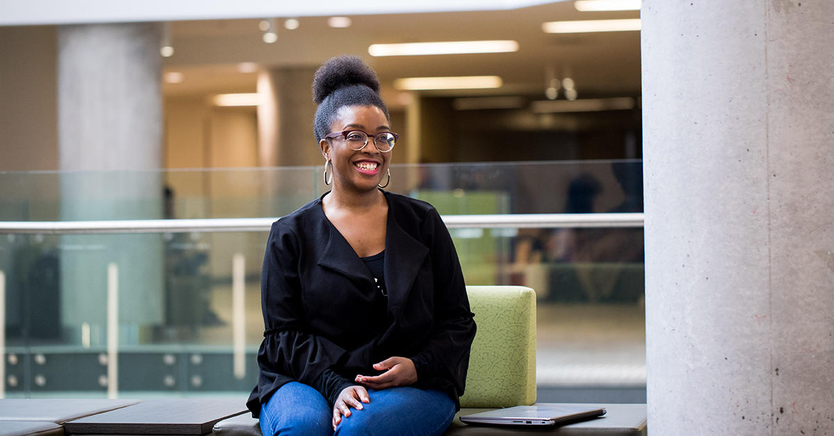 Portrait de Sarah Olutola