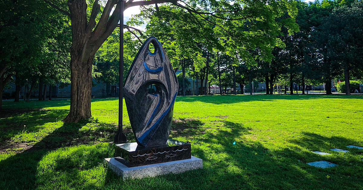 monument et sculpture autochtones de l'uottawa en ét