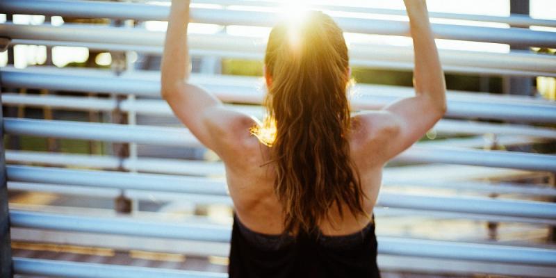 Une personne qui fait de l'exercice.