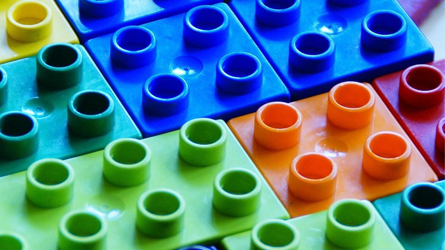 Multicoloured building blocks