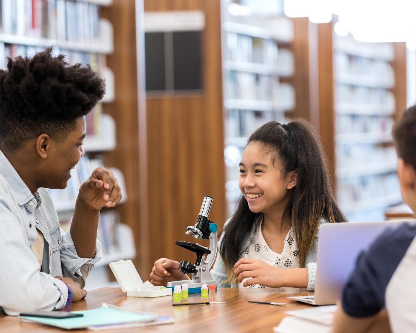 Étudiants à l'école