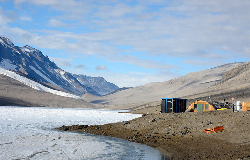 Le camp du lac Bonney, en Antarctique