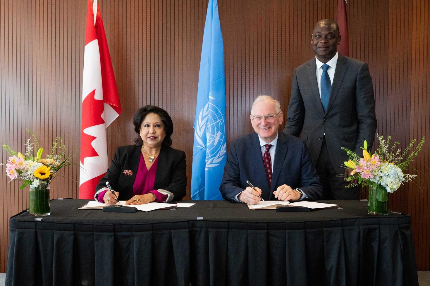 La Représentante spéciale du Secrétaire général de l'ONU chargée de la question des violences sexuelles commises en période de conflit, Pramila Patten, le recteur et vice-chancelier de l'Université d'Ottawa, Jacques Frémont, et le vice-recteur, International et Francophonie de l'Université d'Ottawa, Sanni Yaya