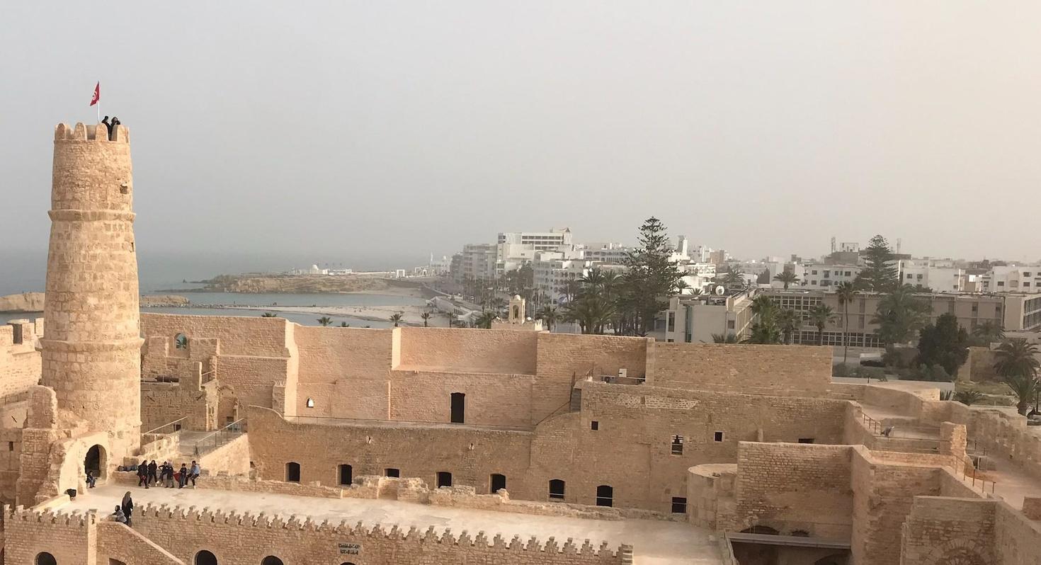 Ribat de Monastir: forteresse tunisienne située au bord de la mer méditérannée