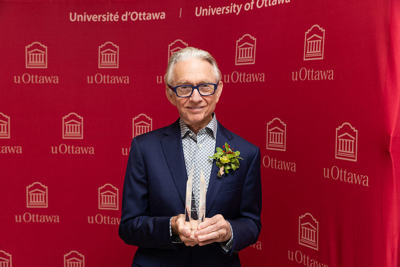 Ian Telfer avec son prix
