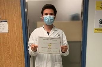 Le gagnant de la première place du concours d'imagerie CBIA Core, Christopher John Bergin.