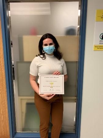 La gagnante de la troisième place du concours d'imagerie CBIA Core, Stephanie Farhat.