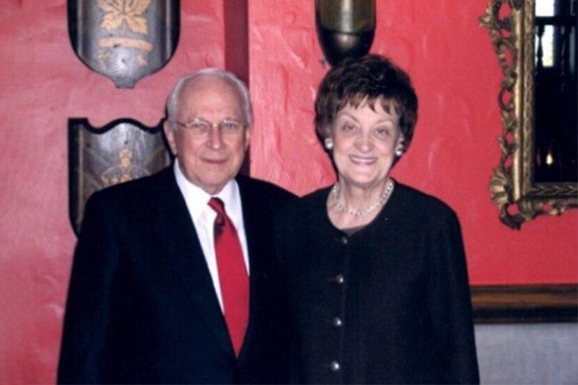 Suzanne Oleksiuk et on mari Dr. Stanley Oleksiuk