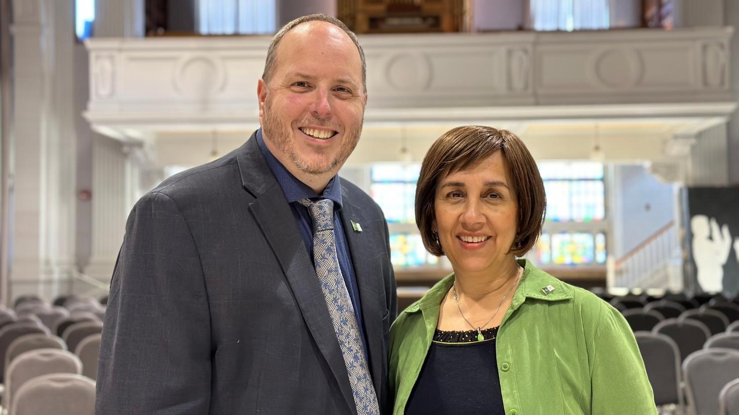 Gisèle Yasmeen, Yves Y. Pelletier