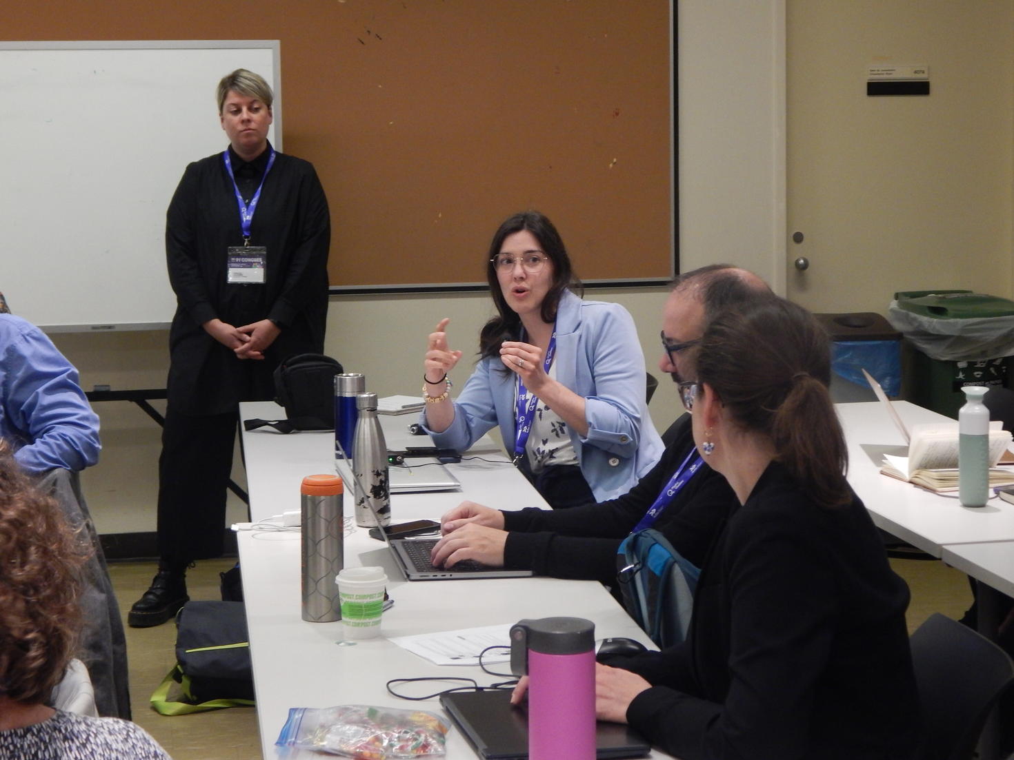 Kateri Raymond (Université de Sherbrooke) takes part in a discussion entitled “Discussion et réflexions pour mobiliser une communauté interprofessionnelle francophone pancanadienne autour des REL et de l'éducation ouverte” during the symposium “Les ressources éducatives libres (REL) en contextes francophones canadiens : recherche et intégration aux pratiques éducatives au postsecondaire”, as par of the 91st Annual ACFAS Conference.
