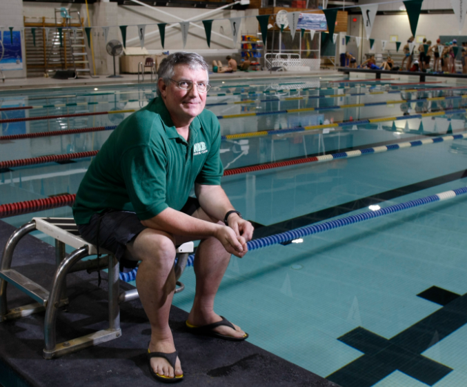 Dave Heinbuch, entraîneur de natation des Gee-Gees