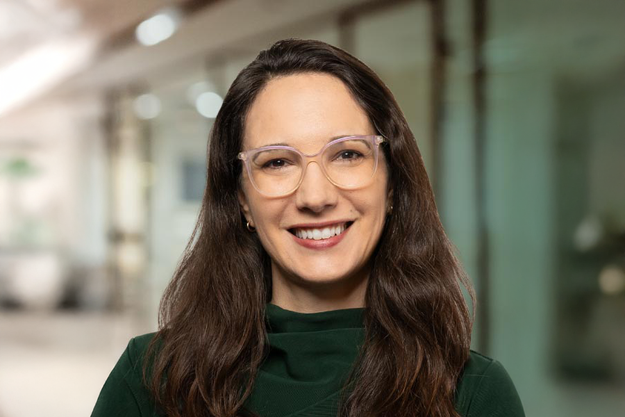 Dre Caroline Breitbach (Ph. D. 2009) 