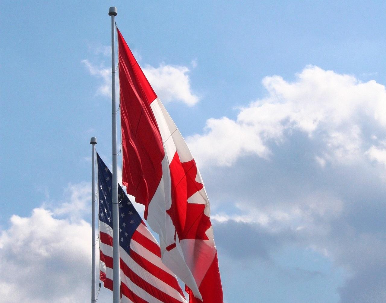 Drapeau canadienne et américaine